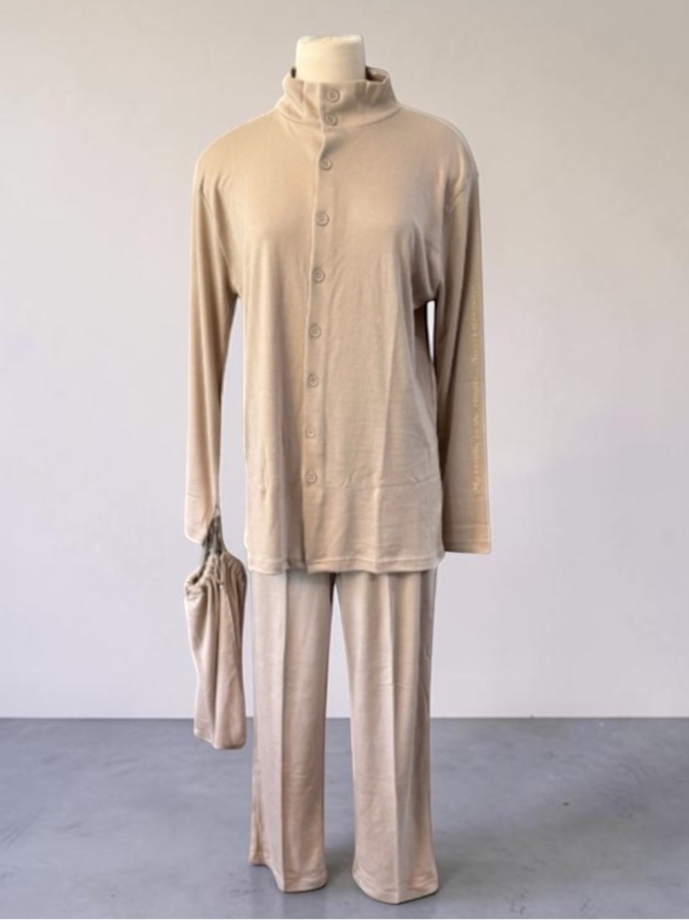 NEW! Gianfranco Ferre Korean Air Pajama Set Fabric Storage Bag Included